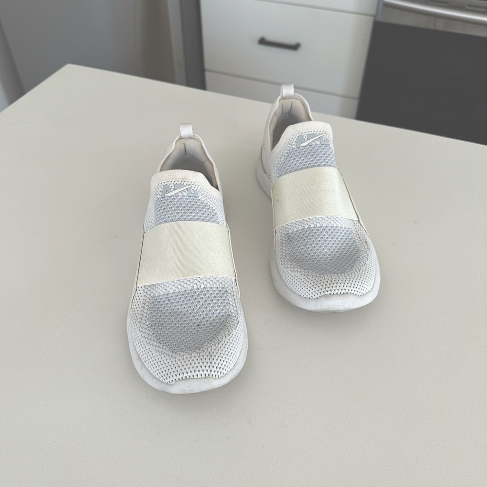 APL Techloom Bliss Sneaker - white/Blue - 9